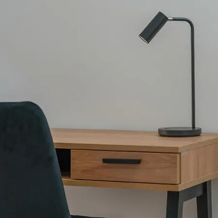 דירה Elegant Near To The Centre Of By Rent Like *