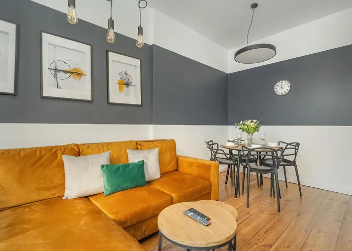 Elegant Near To The Centre Of By Rent Like Poznań