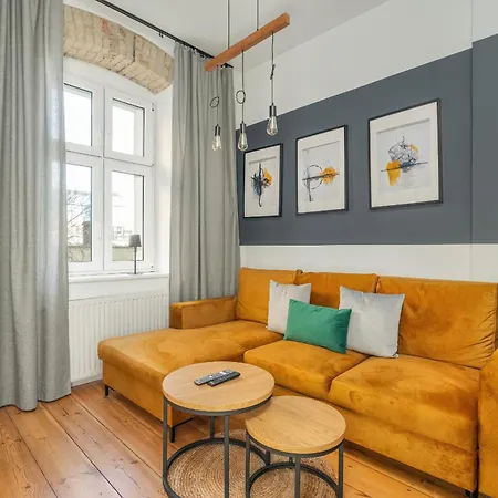 Apartment Elegant Near To The Centre Of By Rent Like *