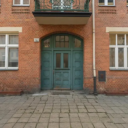 Elegant Near To The Centre Of By Rent Like Apartment *
